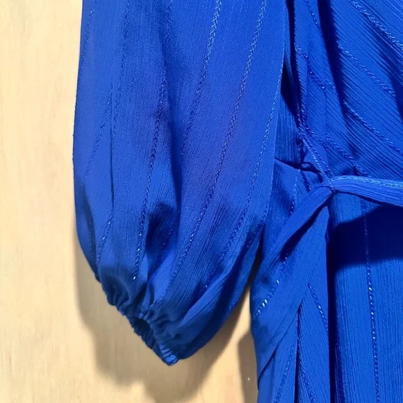 DKNY Blue “fake” wrap w/ belt.
handkerchief hem/midi length - Picture 4 of 5